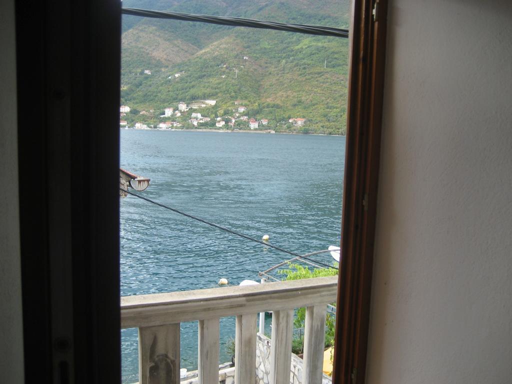 Apartment Aleksandar Tivat Extérieur photo
